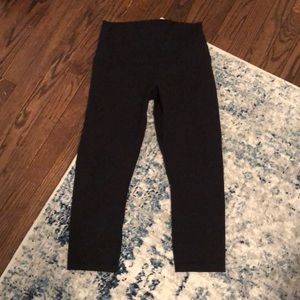 •Lululemon Wunder Under Leggings•
